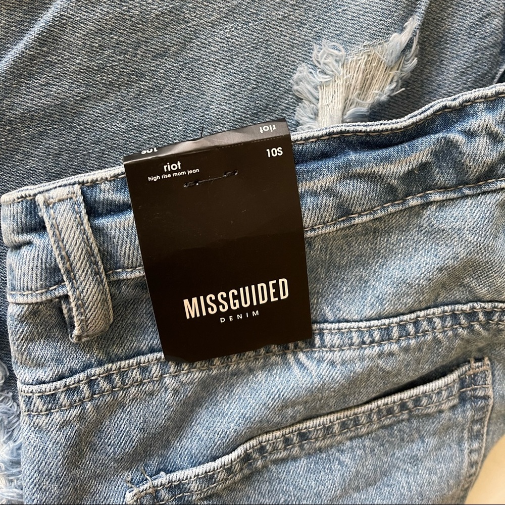 MISSGUIDED Riot High Rise Slot Rip Mom Jeans - Picture 7 of 8